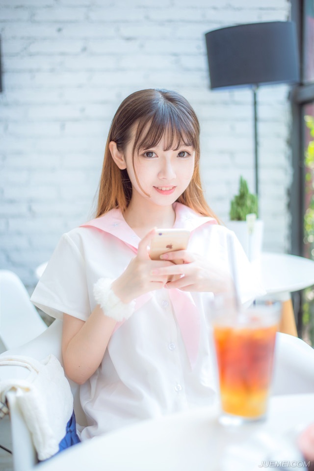 “厉害？”严颜闻言，不禁冷笑一声：“我倒要看看他是如何厉害，来人，点兵八千，随我出征！”